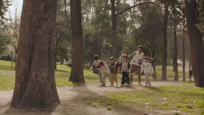 MULTIÓPTICAS Y LLYC CREAN CONCIENCIA SOBRE LA MIOPÍA INFANTIL CON PASEADORES DE NIÑOS